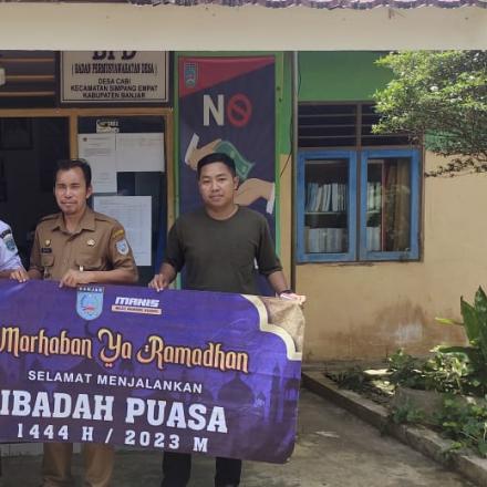 KAUM MESJID AL-FALAH DAPATKAN BANTUAN PAKET RAMADHAN OLEH BADAN AMIL ZAKAT NASIONAL KABUPATEN BANJAR